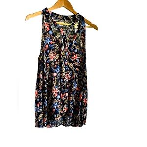 Summer sleeveless top